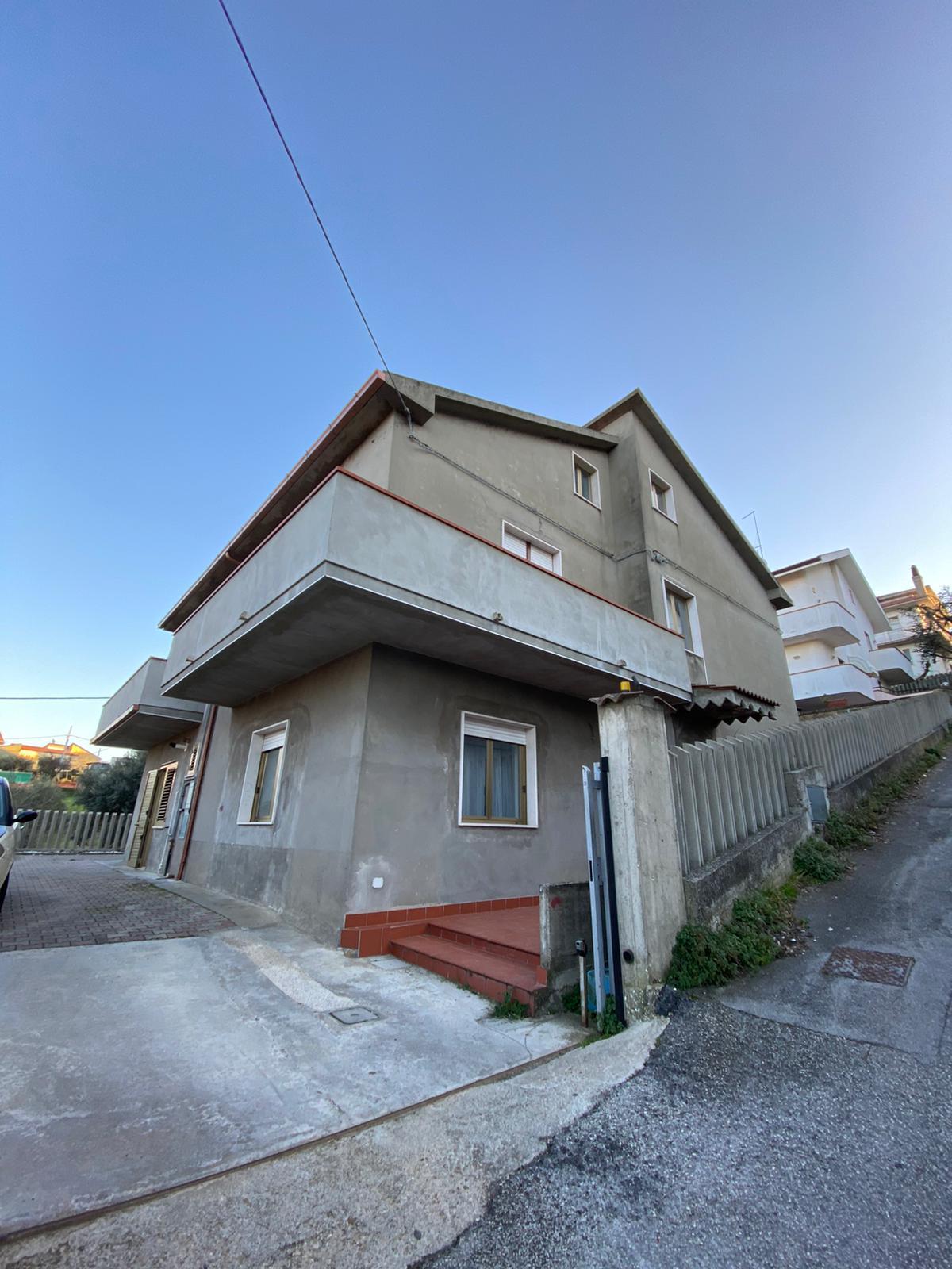 PESCARA COLLI -TRAVERSA DI VIA COLLI INNAMORATI