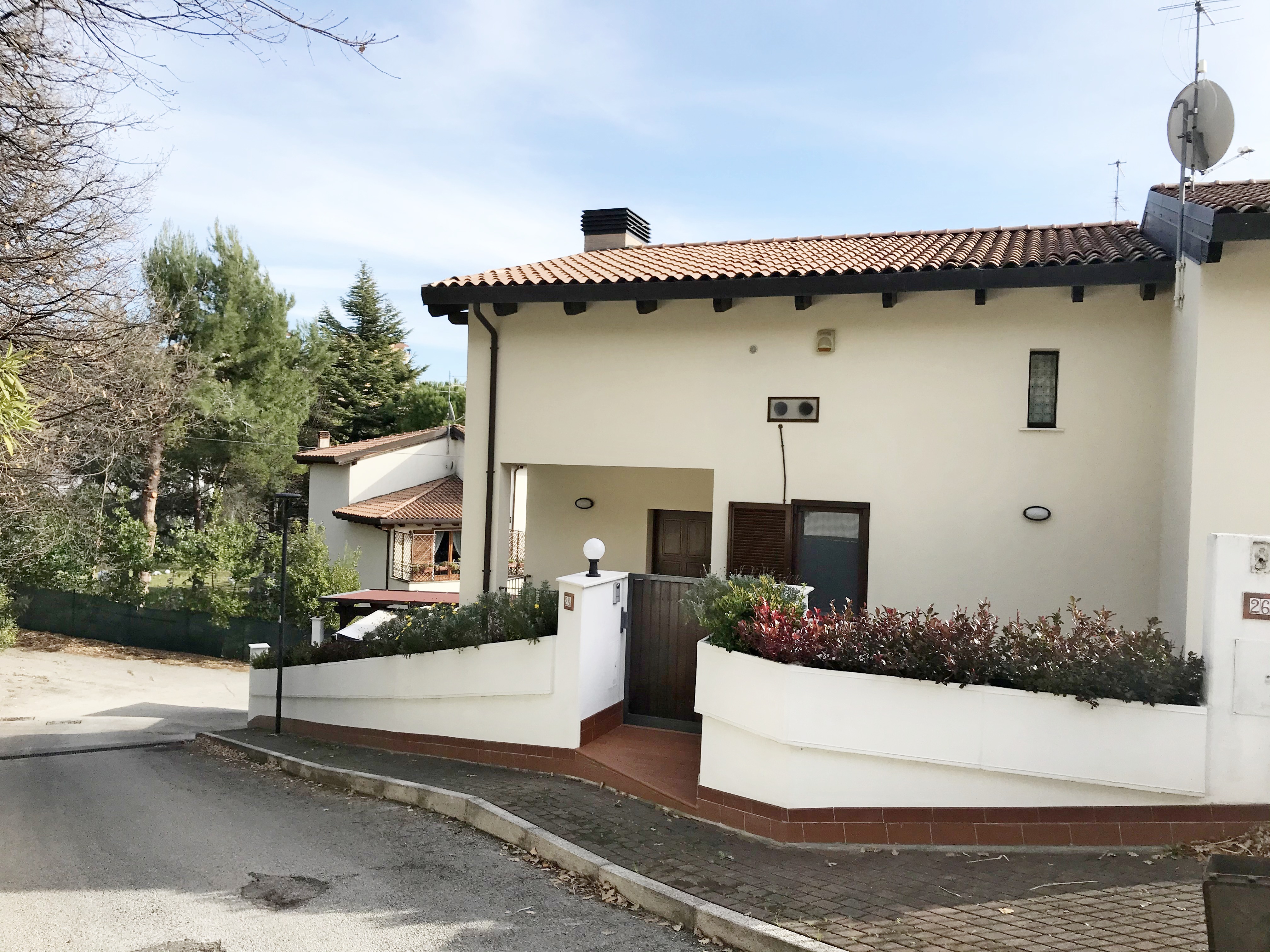MONTESILVANO COLLE - VIA DE GASPERI/C DA MACCHIANO