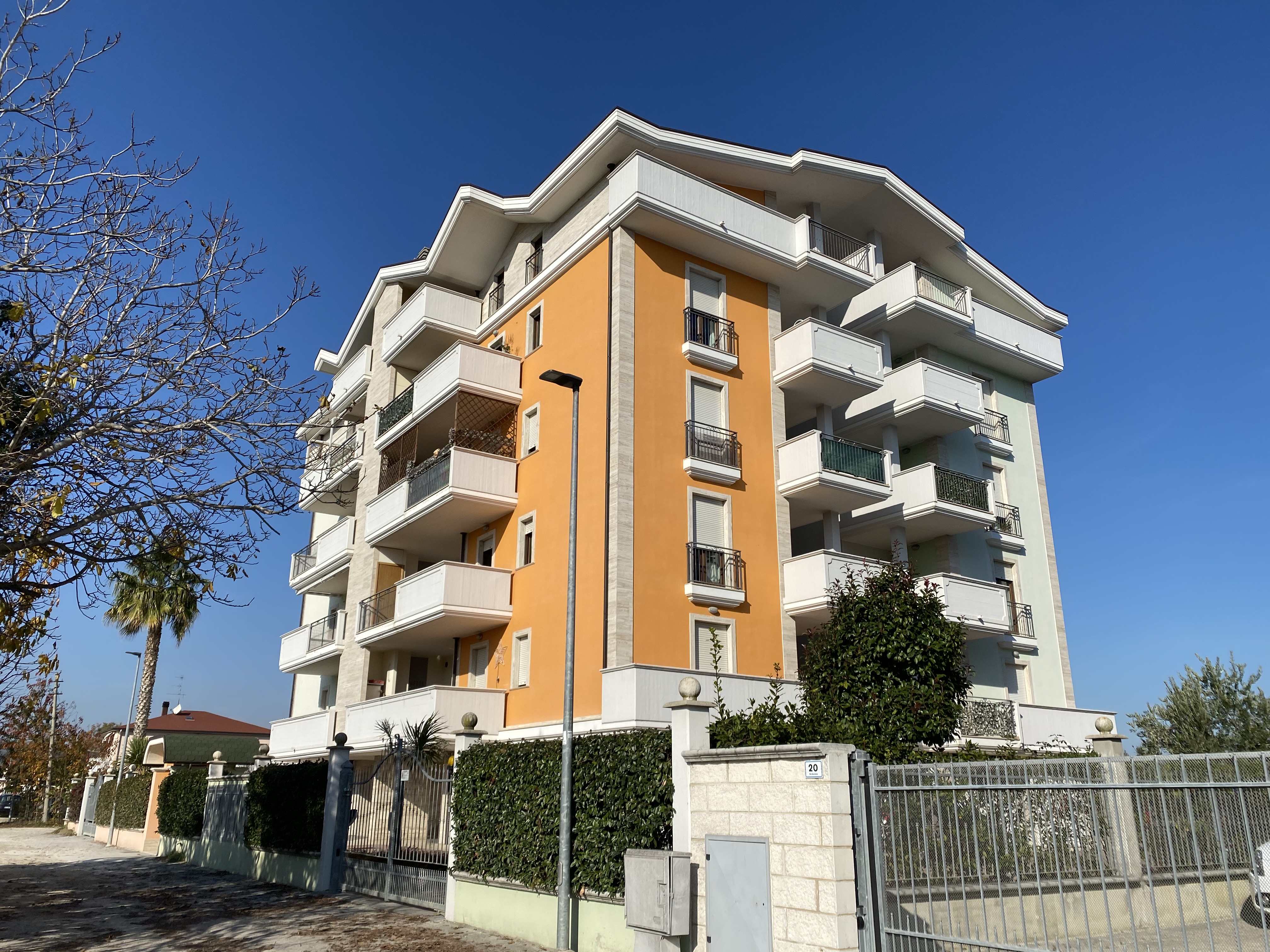MONTESILVANO - VIA GARONNA